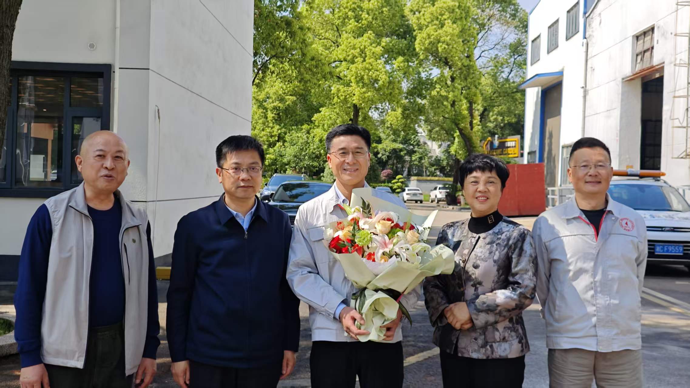 雨湖区区委书记陈小平一行走访九州平台,九州(中国)一站式服务平台
公司